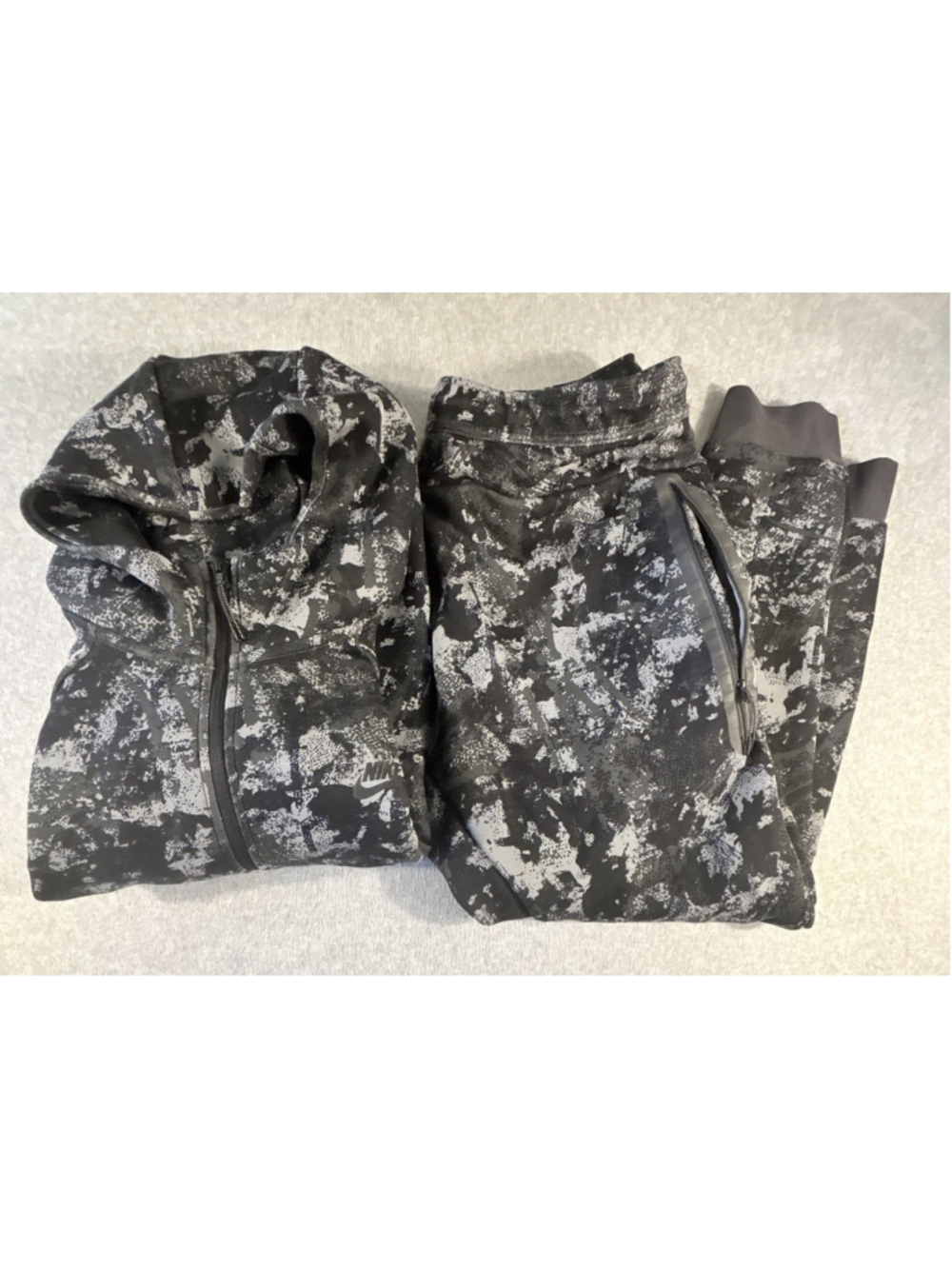 Nike Tech Fleece Men’s XL Black Gray Camo Full-Zip Hoodie Jogger Pants Set